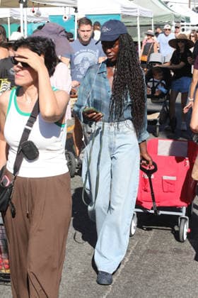 Celebrities shopping at the Farmers Market Featuring: Jodie Turner Smith Where: Studio City, California, United States When: 23 Aug 2026 Credit: H2Y INSTARimages EDITORIAL USE ONLY. NOT FOR USE BY NEWSPAPERS BASED IN THE UK. Copyright: xx instar55939953