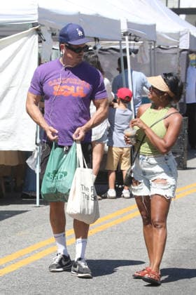 Celebrities shopping at the Farmers Market Featuring: Steve Howey Where: Studio City, California, United States When: 23 Aug 2026 Credit: H2Y INSTARimages EDITORIAL USE ONLY. NOT FOR USE BY NEWSPAPERS BASED IN THE UK. Copyright: xx instar55939960