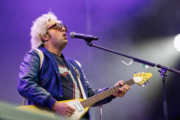 Konzert von The Picturebooks auf dem Kunst!Rasen Bonn - 23.08.26 Der Gütersloher Blues- Garage-Rock-Musiker The Picturebooks (Fynn Claus Grabke) beim Open-Air-Live-Auftritt als Special Guest von The BossHoss auf dem Kunst!Rasen Bonn. Bonn Gronau Nordrhein-Westfalen Deutschland *** Concert by The Picturebooks at Kunst Rasen Bonn on August 23, 2026. Fynn Claus Grabke of The Picturebooks, a blues-garage-rock band from Gütersloh, performed as a special guest of The BossHoss during an open-air live show at Kunst Rasen Bonn in Bonn Gronau, North Rhine-Westphalia, Germany. Copyright: xMarcxJohnx