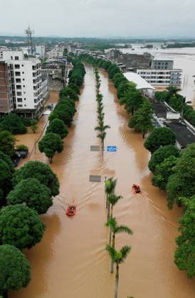 NINGMING, CHINA - AUGUST 23: Residents evacuate as floods hit Chengzhong Town in Ningming County due to a typhoon on August 23, 2026 in Ningming, Guangxi Zhuang Autonomous Region of China.  Copyright: xVCGx 111661703321