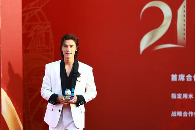 CHANGCHUN, CHINA - AUGUST 23: Actor Ci Sha arrives at the red carpet for the opening of the 21st Changchun Film Festival on August 23, 2026 in Changchun, Jilin Province of China.  Copyright: xVCGx 111661785224