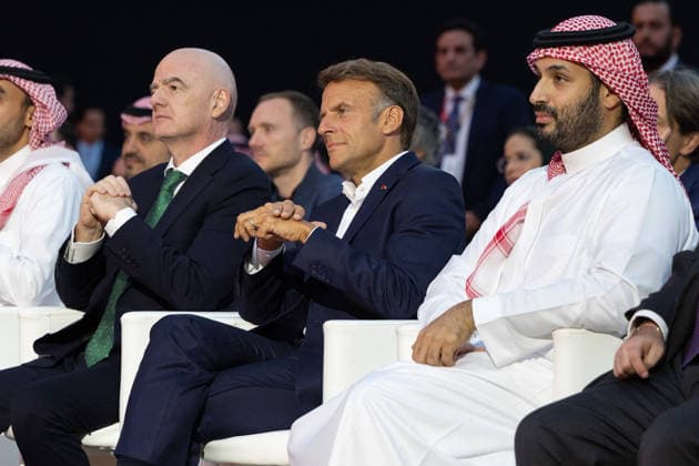 French President Emmanuel Macron, Saudi Arabia s Crown Prince Mohammed bin Salman (MBS), and FIFA President Gianni Infantino attend the closing ceremony of the Esports World Cup at the Grand Palais in Paris, France, on August 23, 2026. Raphael Lafargue, Pool Bestimage, Paris, France  Copyright: xRaphaelxLafarguex xPoolx xBestimagexRaphaelxLafarguex xPoolx xBestimagex