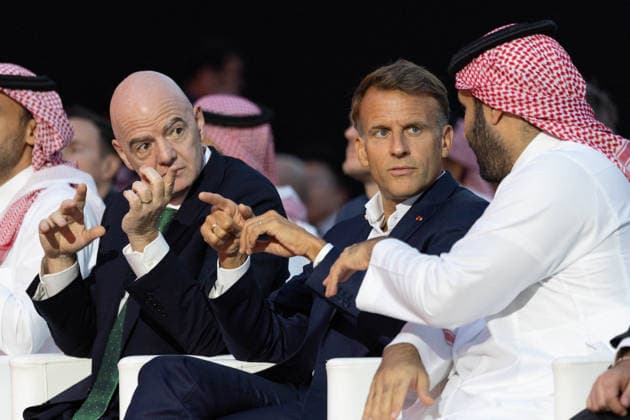 French President Emmanuel Macron, Saudi Arabia s Crown Prince Mohammed bin Salman (MBS), and FIFA President Gianni Infantino attend the closing ceremony of the Esports World Cup at the Grand Palais in Paris, France, on August 23, 2026. Raphael Lafargue, Pool Bestimage, Paris, France  Copyright: xRaphaelxLafarguex xPoolx xBestimagexRaphaelxLafarguex xPoolx xBestimagex