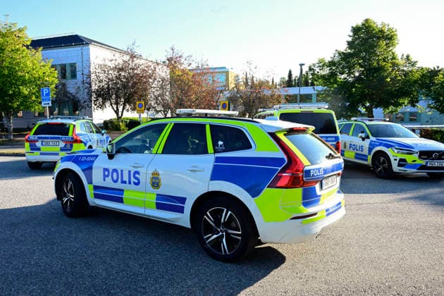 FAGERSTA, SVERIGE 202608 Polisen pa plats utanför Brinellskolan i Fagersta pa mandagen, där ett skoldad inträffade pa fredagen. FAGERSTA SVERIGE x10030x *** FAGERSTA, SWEDEN 202608 Police were on the scene outside Brinell School in Fagersta on Monday, where a school shooting occurred on Friday FAGERSTA SWEDEN x10030x  Copyright: xJonasxEkströmer TTx SKOLDAD FAGERSTA Bdl2SBQ3640