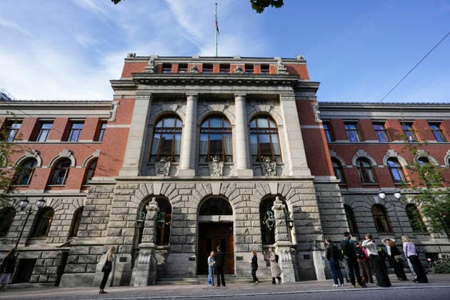 Hoyesterett behandler godkjenning av oljefelt i Nordsjoen Oslo 20260824. Hoyesterett behandler statens anke om gyldigheten til de tre oljefeltene Breidablikk, Tyrving og Yggdrasil i Nordsjoen. Lagmannsretten pala staten a gjennomfore ny saksbehandling, noen som bade staten og miljoorganisasjonene Greenpeace og Natur og Ungdom anket videre til Hoyesterett som na tar saken til behandling Foto: Cornelius Poppe NTB Oslo Norge hbnWx6ehDnk EDITORIAL USE ONLY Ref:_BNChbnWx6ehDnk.jpg *** Supreme Court to Hear Case on Approval of North Sea Oil Fields Oslo 20260824 The Supreme Court will hear the government’s appeal regarding the validity of the three oil fields Breidablikk, Tyrving, and Yggdrasil in the North Sea. The Court of Appeals  Copyright: xCorneliusxPoppex xNTBx