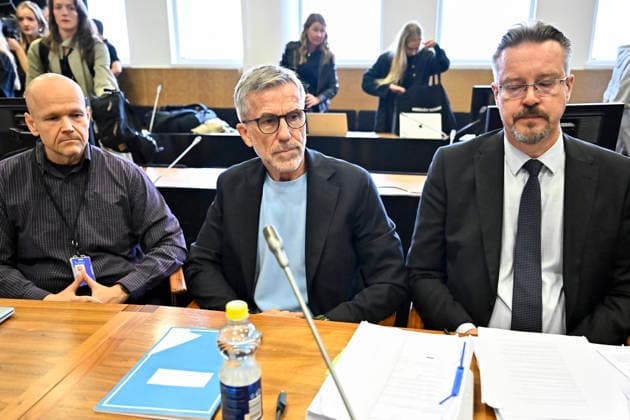 LKS 20260824 Rolf Nordmo (C) ahead of his trial, next to lawyer Ville Luoto (R) at the Court of Appeal in Helsinki, Finland, on August 24, 2026. Western Uusimaa District Court found Nordmo guilty of murdering his ex, former ice hockey player Janne Puhakka in April 2025. - RONI REKOMAA Helsinki Finland  Copyright: xRonixRekomaax lipMLabjR0g