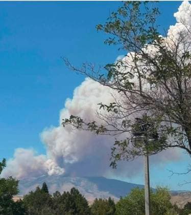 Fast-moving Hawk Fire threatens Reno, forcing thousands to evacuate RENO, NEVADA, UNITED STATES - AUGUST 23: (----EDITORIAL USE ONLY - MANDATORY CREDIT - WASHOE COUNTY SHERIFF S OFFICE HANDOUT - NO MARKETING NO ADVERTISING CAMPAIGNS - DISTRIBUTED AS A SERVICE TO CLIENTS----) A screenshot shows the area affected by the Hawk Fire near Reno, Nevada, United States, on August 23, 2026. The wildfire has burned approximately 2,500 to 3,000 acres and is moving northeast toward North Virginia Street between Seneca Drive and Copperfield Drive. Evacuations are in place, with approximately 1,000 homes under a Warning-GET SET evacuation notice as crews respond to the fire. Washoe County Sheriff s Office Handout Anadolu Reno United States. Editor  Copyright: x2026xAnadoluxWashoexCountyxSheriff sxOffice Handoutx