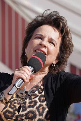 Bei IWS naht das Ende. Volles HAus bei der 11. Staffel der beliebten Unterhaltungsshow. Noch zweimal darf der Moderator seine Gaest begruessen. Monika Martin - Immer wieder sonntags Bei IWS naht das Ende. Volles HAus bei der 11. Staffel der beliebten Unterhaltungsshow. Noch zweimal darf der Moderator seine Gaest begruessen. Deutschland, Rust , Europapark, 23.08.2026 *** The End Is Nearing at IWS: Full House for Season 11 of the Popular Entertainment Show—The Host Will Welcome His Guests Two More Times: Monika Martin, Every Sunday The End Is Nearing at IWS: Full House for Season 11 of the Popular Entertainment Show—The Host Will Welcome His Guests Two More Times: the host to welcome his guests Germany, Rust, Europapark, August 23, 2026 SP_GHR