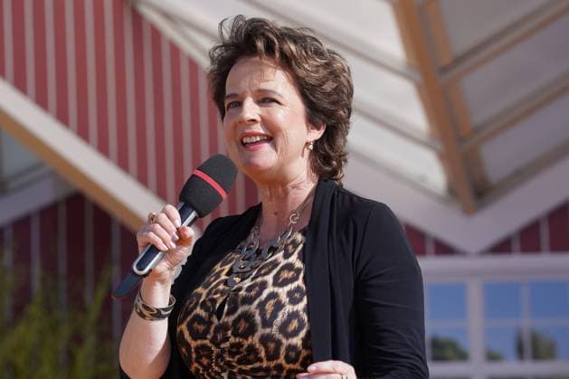 Bei IWS naht das Ende. Volles HAus bei der 11. Staffel der beliebten Unterhaltungsshow. Noch zweimal darf der Moderator seine Gaest begruessen. Monika Martin - Immer wieder sonntags Bei IWS naht das Ende. Volles HAus bei der 11. Staffel der beliebten Unterhaltungsshow. Noch zweimal darf der Moderator seine Gaest begruessen. Deutschland, Rust , Europapark, 23.08.2026 *** The End Is Nearing at IWS: Full House for Season 11 of the Popular Entertainment Show—The Host Will Welcome His Guests Two More Times: Monika Martin, Every Sunday The End Is Nearing at IWS: Full House for Season 11 of the Popular Entertainment Show—The Host Will Welcome His Guests Two More Times: the host to welcome his guests Germany, Rust, Europapark, August 23, 2026 SP_GHR