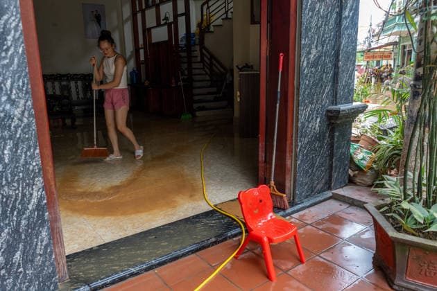 Typhoon Narra floods Lang Son, Vietnam LANG SON, VIETNAM - AUGUST 24: Residents and soldiers clear debris and assist with cleanup operations following flooding in L?ng Son, Vietnam, on August 24, 2026. The flooding, caused by heavy rains associated with Typhoon No. 4, has affected homes, roads and businesses across the province. Magdalena Chodownik Anadolu Lang Son Vietnam. Editorial use only. Please get in touch for any other usage.  Copyright: x2026xAnadoluxMagdalenaxChodownikx