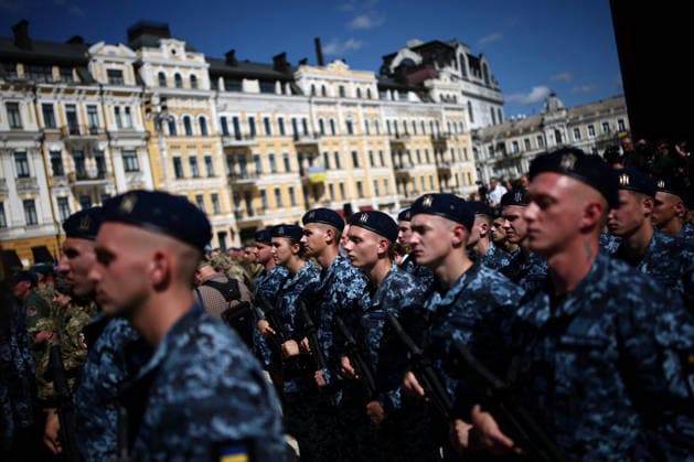 Ukraine Independence Day Ukrainian Naval Infantry attend a commemorative ceremony marking Ukraine s 35th Independence Day outside St. Sofia cathedral in Kyiv on August 24, 2026. Ukraine hosts a meeting of its key European backers on August 24 to press for critical air-defence supplies and more pressure on Moscow, with Russian attacks killing more civilians than at any time since the first months of the invasion. The leaders of Luxembourg, Moldova, Estonia and EU Council President Antonio Costa are also in Kyiv for the talks hosted on Ukraine s Independence Day and which come amid the war s latest escalation., Credit:HENRY NICHOLLS PA ROTA - B68 Avalon Ukraine, Hatne  Copyright: xHENRYxNICHOLLSx xPAxROTAx-xB68x xAvalonx 1128204846