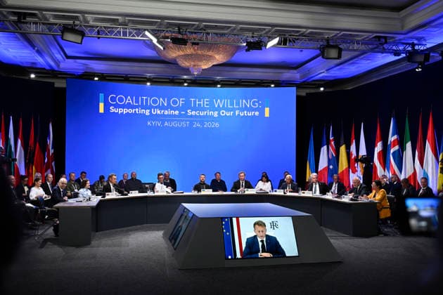 LKS 20260824 Ukraine s President Volodymyr Zelensky (C) chairs a meeting of Coalition of the Willing in Kyiv, Ukraine on Ukraine’s 35th Independence Day, August 24, 2026. - ANTTI AIMO-KOIVISTO Kiova Ukraine  Copyright: xAnttixAimo-Koivistox rzQyR9N4Ay4