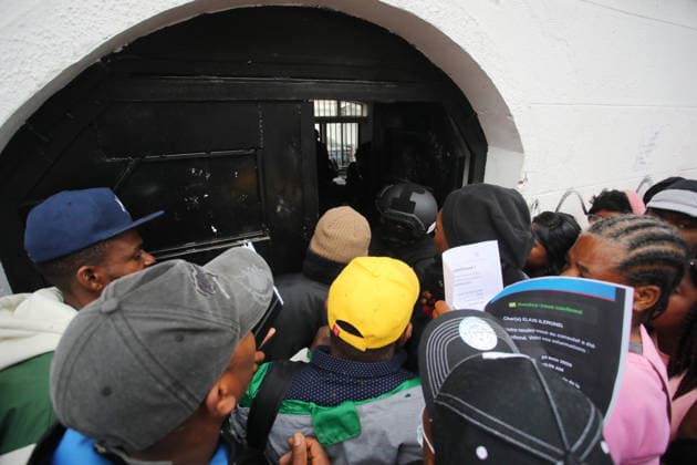 Santiago, August 24, 2026 Long lines outside the Haitian Embassy on Echaurren Street, near Claudio Gay, in the Santiago municipality. Jonnathan Oyarzun, Aton Chile, Santiago, Chile. Aton 1183503  Copyright: JONNATHANxOYARZUN ATONxCHILE