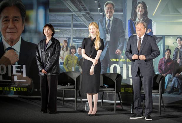 Kim Do-Young, Han So-Hee and Choi Min-Sik, Aug 24, 2026 : (L-R) Director Kim Do-Young with cast members Han So-Hee and Choi Min-Sik during a press conference for South Korean movie Intern in Seoul, South Korea. The Korean remake of the Hollywood hit The Intern (2015) is set to open on September 16.  aflo_342657224