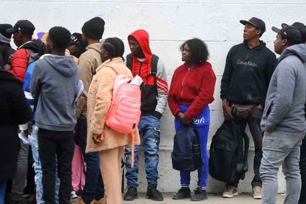 Santiago, August 24, 2026 Long lines outside the Haitian Embassy on Echaurren Street, near Claudio Gay, in the Santiago district. Jonnathan Oyarzun Aton Chile, Santiago, Chile Aton 1183520  Copyright: JONNATHANxOYARZUN ATONxCHILE