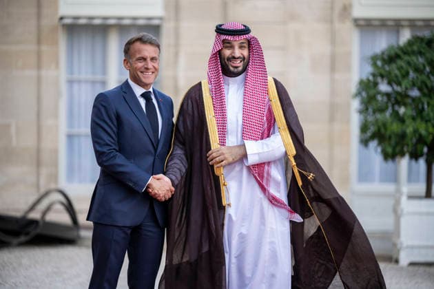 French President Macron Welcomes Saudi Crown Prince Mohammed bin Salman - Paris French President Emmanuel Macron and Saudi Crown Prince Mohammed bin Salman before a meeting at the Elysee Palace in Paris, France, August 24, 2026.Photo by Eliot Blondet ABACAPRESS.COM Paris France France  Copyright: xBlondetxEliot ABACAx