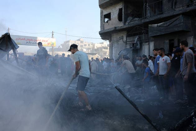 Palestinians Gather at Water Desalination Plant After Israeli Strike Palestinians gather at the site of an Israeli strike that targeted a water desalination plant in the Sheikh Radwan neighborhood of Gaza City, on August 24, 2026, as Civil Defense crews work to extinguish a fire that broke out at the site following the strike. Photo by Mohammed Salha apaimages Gaza Gaza Strip Palestinian Territory 240826_Gaza_MS_00(30) Copyright: xapaimagesxMohammedxSalhax xapaimagesx