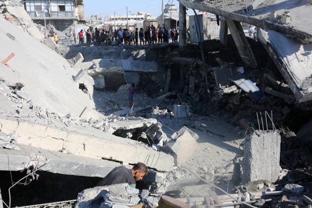 Palestinians Gather at Water Desalination Plant After Israeli Strike Palestinians gather at the site of an Israeli strike that targeted a water desalination plant in the Sheikh Radwan neighborhood of Gaza City, on August 24, 2026, as Civil Defense crews work to extinguish a fire that broke out at the site following the strike. Photo by Mohammed Salha apaimages Gaza Gaza Strip Palestinian Territory 240826_Gaza_MS_00(7) Copyright: xapaimagesxMohammedxSalhax xapaimagesx