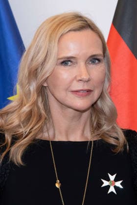 Schauspielerin Veronica FERRES mit dem NRW Verdienstorden, Ministerpraesident Hendrik WUEST zeichnet Buergerinnen und Buerger aus Nordrhein-Westfalen fuer ihr aussergewoehnliches Engagement fuer die Gesellschaft mit dem Verdienstorden des Landes aus, Verleihung des Verdienstordens des Landes Nordrhein-Westfalen in Duesseldorf am 24.08.2026 *** Actress Veronica FERRES receives the Order of Merit of North Rhine-Westphalia; Minister President Hendrik WUEST honors citizens of North Rhine-Westphalia for their exceptional commitment to society with the state’s Order of Merit, Award ceremony for the Order of Merit of the State of North Rhine-Westphalia in Düsseldorf on August 24, 2026