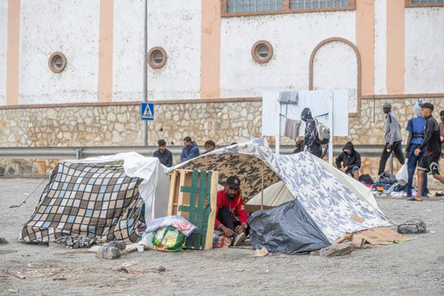Cleaning Services at El Trampolín Beach in Ceuta Several migrants have resettled on El Trampolín Beach during cleanup efforts, on August 24, 2026, in Ceuta, Spain. Cleaning crews are sweeping and disinfecting the area following the evacuation. In recent days, this beach has become the epicenter of the migration crisis facing the Autonomous City since the mass influx on July 30 and 31 July 24, 2026 Ceuta, Spain  Copyright: xMarcosxMorenox 7730266
