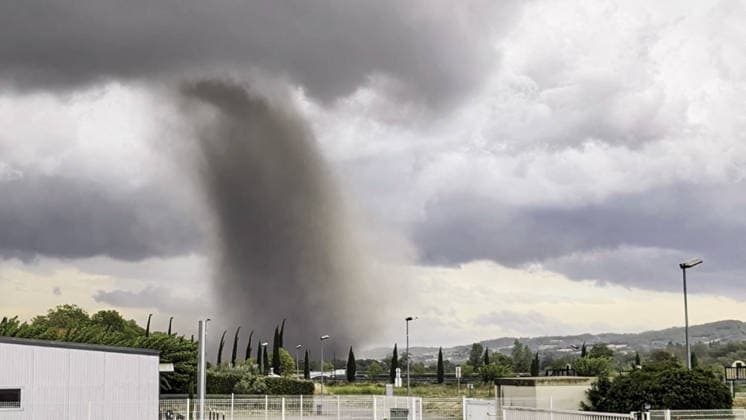 Stunning image of the tornado observed from the village of Cépie in the Aude department, France, on August 24, 2026 Christian Dussaud Bestimage Impressive picture of the tornado observed in Cépie, Aude, France, on August 24, 2026 Cépie France  Copyright: xChristianxDussaud BestimagexChristianxDussaud Bestimagex
