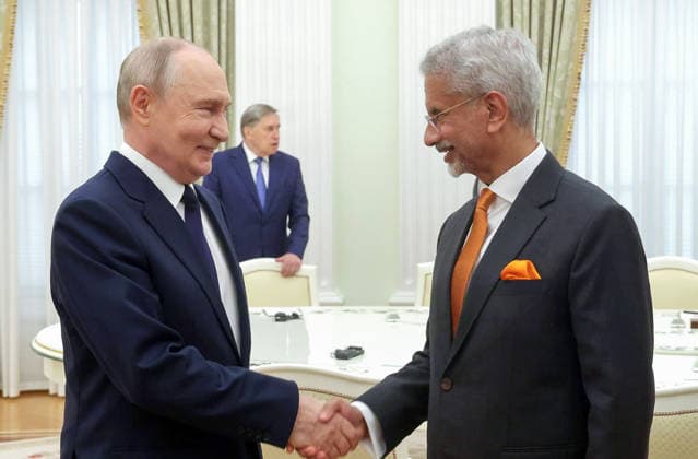 RECORD DATE NOT STATED Russian President Vladimir Putin receives EAM S Jaishankar at the Kremlin Moscow Russia , Aug 24 (ANI): Russian President Vladimir Putin receives External Affairs Minister S Jaishankar at the Kremlin, in Moscow on Monday. (@mfa_russia X ANI Photo) Moscow Russia Copyright: xANIx ANI_20260824411