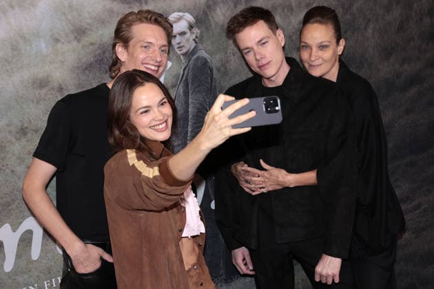 Emilia Schuele, Paul Boche, director Kai Staenicke and Jeanette Hain attend the photocall for Der Heimatlose Homeless Man during the movie premiere on August 24, 2026 at AchtBerlin in Berlin, Germany Der Heimatlose Screening in Berlin, Germany *** Emilia Schuele, Paul Boche, director Kai Staenicke, and Jeanette Hain attend the photocall for *Der Heimatlose* during the film s premiere on August 24, 2026, at AchtBerlin in Berlin, Germany. *Der Heimatlose* Screening in Berlin, Germany