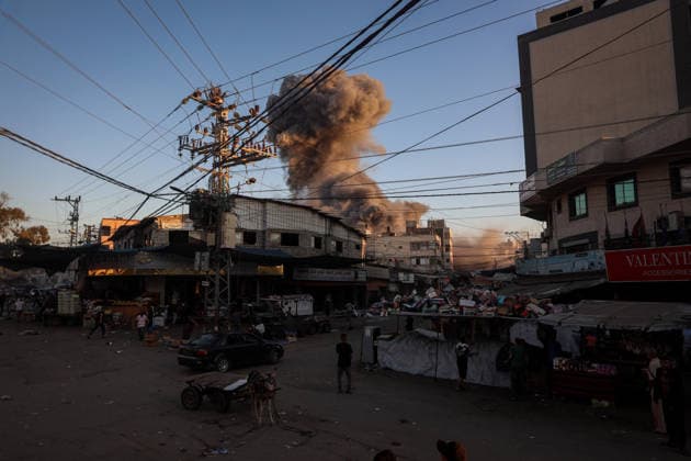 Israeli army targets historic Abu Salim Mosque in Deir al-Balah DEIR AL-BALAH, GAZA, PALESTINE - AUGUST 24: Smoke rises from the historic Abu Salim Mosque in Deir al-Balah, Gaza, Palestine, following an Israeli airstrike, on August 24, 2026. Most of the mosque was destroyed in the attack, leaving the structure heavily damaged. Abdalhkem Abu Riash Anadolu Deir al-Balah Gaza. Editorial use only. Please get in touch for any other usage.  Copyright: x2026xAnadoluxAbdalhkemxAbuxRiashx