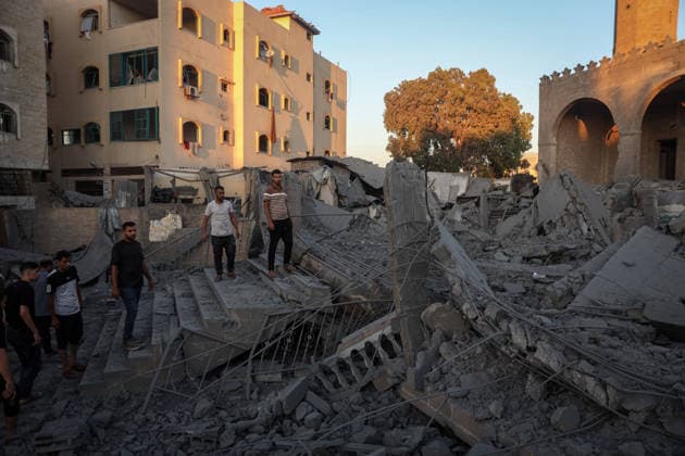 Israeli army targets historic Abu Salim Mosque in Deir al-Balah DEIR AL-BALAH, GAZA, PALESTINE - AUGUST 24: Palestinians inspect the rubble of the historic Abu Salim Mosque in Deir al-Balah, Gaza, Palestine, following an Israeli airstrike, on August 24, 2026. Most of the mosque was destroyed in the attack, leaving the structure heavily damaged. Abdalhkem Abu Riash Anadolu Deir al-Balah Gaza. Editorial use only. Please get in touch for any other usage.  Copyright: x2026xAnadoluxAbdalhkemxAbuxRiashx