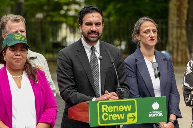 Mamdani Announces Renew Crew: New York, NY- August 24: New York City Mayor Zohran Kwame Mamdani announces the launch of Renew Crew a team of two dozen painter electricians, plumbers and many other trade specialist with the aim to bring quick and fast improvements at New York City Playgrounds and Rec Centers Credit: Camara Porter AdMedia EDITORIAL USE ONLY  Copyright: xx AdMediax admphotosthree012597