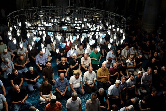 Mawlid al-Nabi in Istanbul ISTANBUL, TURKIYE - AUGUST 24: Muslims attend a Mawlid al-Nabi program at Eyup Sultan Mosque in Istanbul, Turkiye, on August 24, 2026. Believers offered prayers and supplications at the mosque. Ahmet Okatali Anadolu Istanbul Turkey. Editorial use only. Please get in touch for any other usage.  Copyright: x2026xAnadoluxAhmetxOkatalix