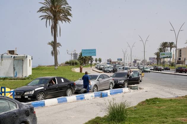 Libya s electricity and fuel crisis continues TRIPOLI, LIBYA - AUGUST 24: Long queues of vehicles form outside gas stations in Tripoli, Libya, amid a fuel crisis following drone attacks on an electricity conversion station and Libya s largest oil complex in the western city of Zawiya, on August 24, 2026. The attacks caused severe power outages and fuel shortages in the region. Hazem Turkia Anadolu Tripoli Libya. Editorial use only. Please get in touch for any other usage.  Copyright: x2026xAnadoluxHazemxTurkiax