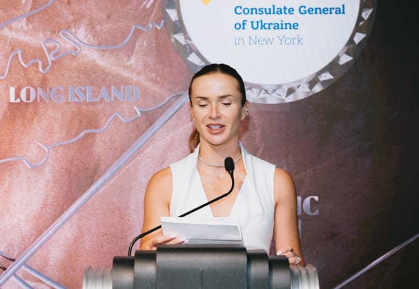 August 24, 2026, New York, Ny, United States: Elina Svitolina lights the Empire State Building in honor of Ukrainian Independence Day in partnership with the Consulate General of Ukraine in New York. Held at Empire State Building in New York. Dinara Khairova Zuma Press August 24, 2026. New York United States - ZUMAp281 20260824_zea_p281_005 Copyright: xPhotoxImagexPressx