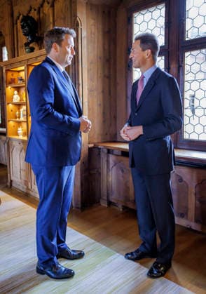 Lars Klingbeil, Bundesminister der Finanzen, aufgenommen im Rahmen seiner Teilnahme am Treffen der Finanzministerinnen und Finanzminister von Deutschland, Liechtenstein, Luxemburg, Oesterreich und der Schweiz in Liechtenstein. Empfang gegeben von S. D. Erbprinz Alois von und zu Liechtenstein. Fotografiert im Auftrag des Bundesfinanzministeriums Vaduz Liechtenstein *** Lars Klingbeil, Federal Minister of Finance, photographed during his participation in the meeting of the finance ministers of Germany, Liechtenstein, Luxembourg, Austria, and Switzerland in Liechtenstein. Hosted by H.S.H. Hereditary Prince Alois von und zu Liechtenstein. Photographed on behalf of the Federal Ministry of Finance, Vaduz, Liechtenstein. Copyright: xThomasxKoehlerx