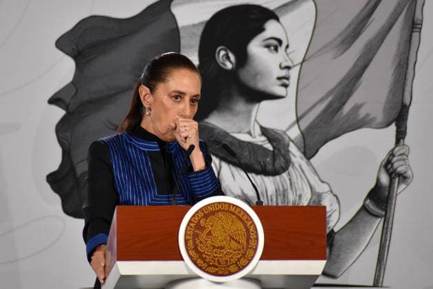 Mexico™s President Claudia Sheinbaum Holds Briefing Mexican President Claudia Sheinbaum speaks during her daily morning press conference, La Mananera, about the recent political crisis in Sinaloa, characterizing the brief and controversial return of Governor RubÃ n Rocha Moya to his post as imprudent and not appropriate amid ongoing federal investigations into alleged ties to organized crime. on August 24, 2026 in Mexico City, Mexico. (Photo by Luis Barron Eyepix Group) Copyright: xLuisxBarronx xEyepixxGroupx LB_24082026_196251