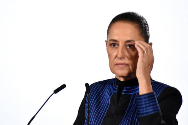 Mexico™s President Claudia Sheinbaum Holds Briefing Mexican President Claudia Sheinbaum speaks during her daily morning press conference, La Mananera, about the recent political crisis in Sinaloa, characterizing the brief and controversial return of Governor RubÃ n Rocha Moya to his post as imprudent and not appropriate amid ongoing federal investigations into alleged ties to organized crime. on August 24, 2026 in Mexico City, Mexico. (Photo by Luis Barron Eyepix Group) Copyright: xLuisxBarronx xEyepixxGroupx LB_24082026_196249