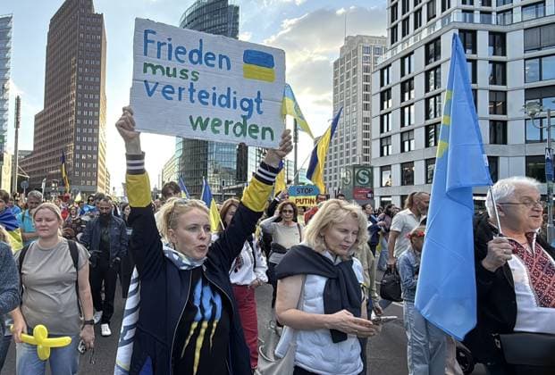 Ukrainians mark Independence Day in Berlin BERLIN, GERMANY - AUGUST 24: Ukrainians gather at Potsdamer Platz to mark the 35th anniversary of Ukraine s independence and later march toward Pariser Platz in Berlin, Germany on August 24, 2026. Erbil Basay Anadolu Berlin Germany. Editorial use only. Please get in touch for any other usage.  Copyright: x2026xAnadoluxErbilxBasayx