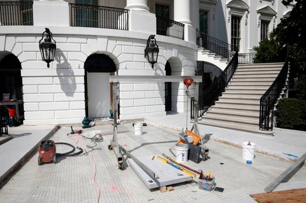 Trump Remarks at a School Choice Event at the White House Construction outside the South Portico of the White House in Washington DC, USA, 24 August 2026. President Trump invited families and children of back-to-school event which he was hosting in the Rose Garden, to view the construction of the helipad on the South Lawn. Credit: Will Oliver Pool via CNP Washington District of Columbia United States of America EDITORIAL USE ONLY Copyright: xx WH-2408-011-6513894 WillxOliverx-xPoolxviaxCNPx cnpphotos339682