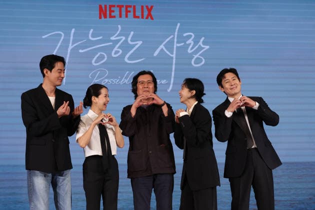 Movie Possible Love Movie Possible Love The stars of the new Netflix movie Possible Love -- Jo In-sung, Jo Yeo-jung, Jeon Do-yeon and Seol Kyung-koo (L to R) -- along with director Lee Chang-dong (C) -- pose for a photo during a publicity event in Seoul on Aug. 25, 2026. (Yonhap) 2026-08-25 12:48:34 < 1980-2026 YONHAPNEWS AGENCY. .> ¼­¿ïÆ¯º°½Ã EDITORIAL USE ONLY  Copyright: xx PYH2026082509530034400 YonhapxNewsx yonphotos255952
