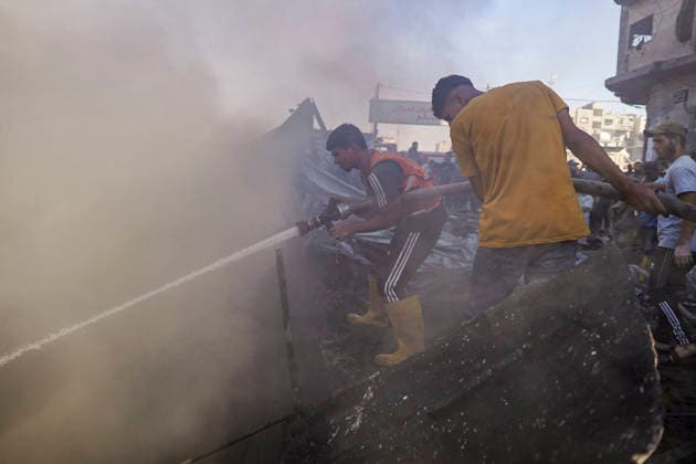 Water Desalination Plant Strike Gaza City Civil defense workers spray water onto smoking rubble at a destroyed water desalination plant in the Sheikh Radwan neighborhood in Gaza City, Gaza Strip, on August 24, 2026. The facility was targeted after an Israeli army officer called a local resident to issue an evacuation warning for the area near the Ahli Club, resulting in no reported casualties. Gaza Gaza Strip Palestinian Territories Copyright: xMohammedxAlxQumsanx
