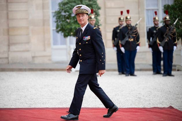 President Macron Welcomes Saudi Crown Prince Mbs For An Official Dinner - Paris General Chief of Staff of the French Armed Forces Fabien Mandon arrives to attend an official dinner in honour of Saudi Crown Prince Mohammed bin Salman at the Elysee Palace in Paris, France, August 24, 2026. Photo by Eliot Blondet ABACAPRESS.COM Paris France France  Copyright: xBlondetxEliot ABACAx