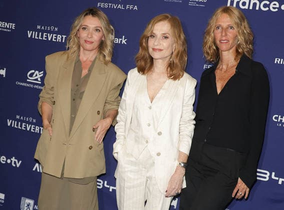 Anne Marivin, Isabelle Huppert, Sandrine Kiberlain at the photocall for the opening night of the 19th edition of the Angoulême Francophone Film Festival on August 24, 2026. Coadic Guirec Bestimage Photocall of the opening night of the 19th edition of the Angoulême Francophone Film Festival on August 24, 2026, Angoulême, France  Copyright: xCOADICxGUIRECx xBESTIMAGExCOADICxGUIRECx xBESTIMAGEx