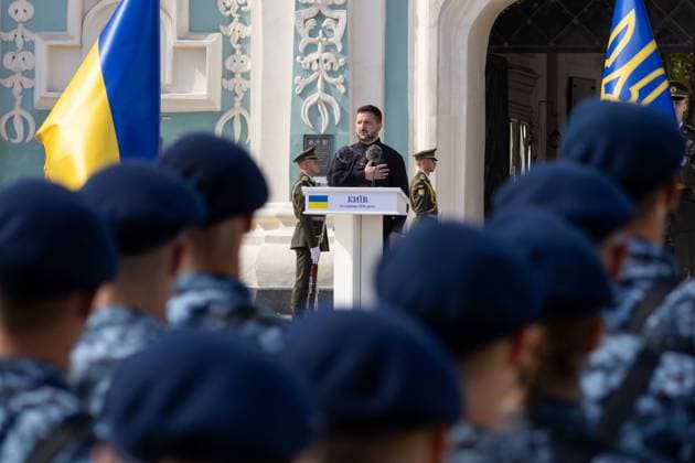 Die Ukraine feiert ihren 35. Unabhaengigkeitstag am 24.08.2026 Praesident Wolodymyr Selenskyj. Die Ukraine feiert ihren 35. Unabhaengigkeitstag am 24.08.2026 in Kiew, President Takes Part in Events on Ukraine s Independence Day Press Service Of The President Of Ukraine via SVEN SIMON Fotoagentur GmbH & Co. Pressefoto KG Seidlhofstr.10 85540 Haar GLS Bank IBAN DE75 4306 0967 4030 0251 00 BIC GENODEM1GLS www.svensimon.net Kiew Ukraine *** Ukraine celebrates its 35th Independence Day on August 24, 2026. President Volodymyr Zelenskyy. Ukraine celebrates its 35th Independence Day on August 24, 2026, in Kyiv, President Takes Part in Events on Ukraine’s Independence Day Press Service of the President of Ukraine via SVEN SIMON Foto Poolfoto SvenSimon-Press Service Of The President Of Ukraine ,EDITORIAL USE ONLY