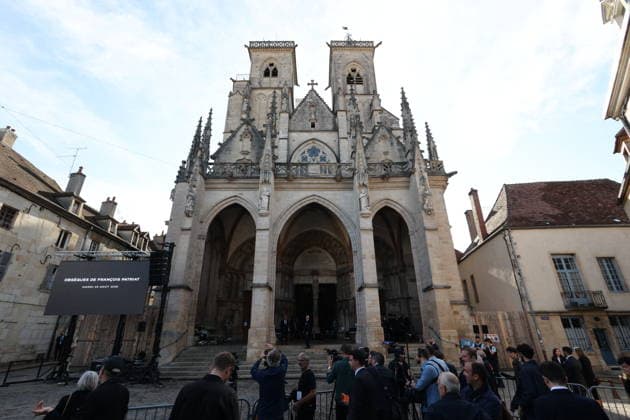 RECORD DATE NOT STATED Franccis Patriat Funeral - Semur-en-Auxois Atmosphere during the funeral of French senator and former minister François Patriat at the Collégiale Notre-Dame in his birth town of Semur-en-Auxois, Côte-d’Or, France on August 25, 2026. Patriat, former Socialist ,was the group leader of Macron s party in the Senate. He died at 83 following a serious cycling accident. Photo by Raphael Lafargue ABACAPRESS.COM Semur-en-Auxois France  Copyright: xLafarguexRaphael ABACAx