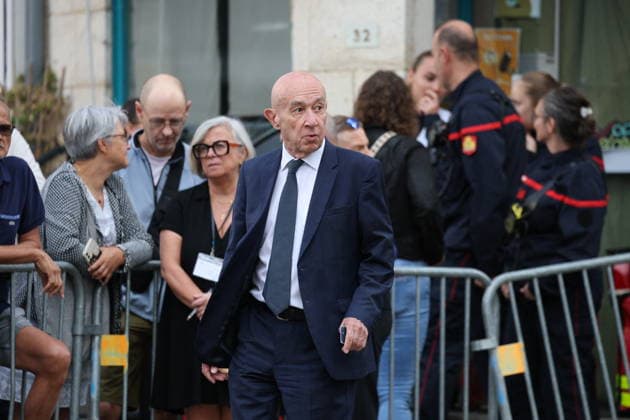 Franccis Patriat Funeral - Semur-en-Auxois Atmosphere during the funeral of French senator and former minister François Patriat at the Collégiale Notre-Dame in his birth town of Semur-en-Auxois, Côte-d’Or, France on August 25, 2026. Patriat, former Socialist ,was the group leader of Macron s party in the Senate. He died at 83 following a serious cycling accident. Photo by Raphael Lafargue ABACAPRESS.COM Semur-en-Auxois France  Copyright: xLafarguexRaphael ABACAx