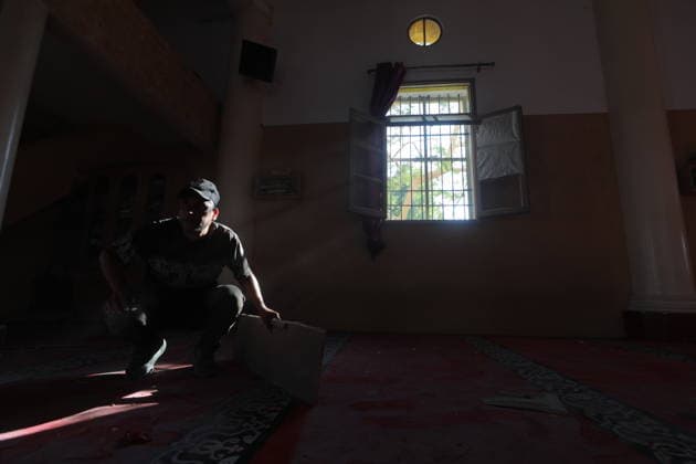 Palestinians Inspect Destruction at Historic Abu Salim Mosque in Deir el-Balah Palestinians inspect the destruction at the historic Abu Salim Mosque in Deir el-Balah, in the central Gaza Strip, on August 25, 2026, after it was targeted in an Israeli strike the previous evening. Local sources said the mosque was completely destroyed and several people were wounded in the strike. Photo by Hassan al-Jedi apaimages Nusairat Gaza Strip Palestinian Territory 250826_Deir_al-Balah_HJ_00(17).jpeg Copyright: xapaimagesxHassanxal-Jedixx xapaimagesx