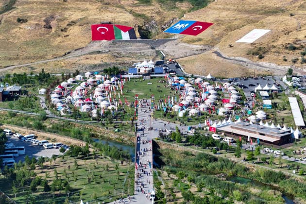955th Anniversary of Malazgirt Victory in Bitlis, Turkiye BITLIS, TURKIYE - AUGUST 25: An aerial view shows crowds and traditional tents at Recep Tayyip Erdogan Ahlat National Garden during events marking the 955th anniversary of the Malazgirt Victory (Battle of Manzikert), on August 25, 2026 in Ahlat, Bitlis, Turkiye. The celebrations, held in the Carho area and centered around the Sultan Alparslan encampment, continued for a third day and drew residents as well as visitors from across the country. The 1071 Battle of Manzikert is widely regarded as a major turning point in Anatolian history, accelerating Turkic settlement in the region following the Seljuk victory over the Byzantine Empire. Ozkan Bilgin Anadolu Bitlis Turkey. Editorial u  Copyright: x2026xAnadoluxOzkanxBilginx