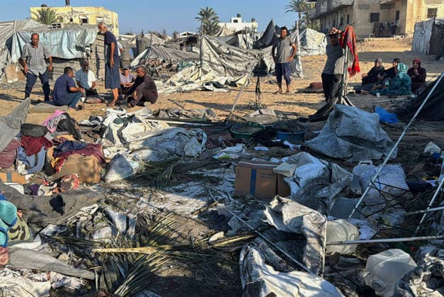 Palestinians Inspect Damage After Israeli Strike in Deir el-Balah Palestinians inspect destruction caused by an Israeli strike that hit residents’ homes, displacement tents and a food aid warehouse in Deir el-Balah, in the central Gaza Strip, on August 25, 2026. The strike took place the previous evening after an Israeli warning ordering residents to evacuate the area. Photo by Ahmed Ibrahim apaimages Deir al-Balah Gaza Palestinian Territory 250826_Deir_al-Balah_AI_00(25) Copyright: xapaimagesxAhmedxIbrahimx xapaimagesx