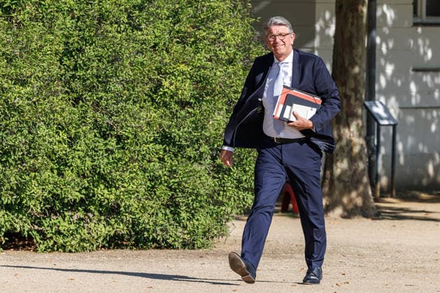 Kabinettsklausur Wolfram Robert Wilhelm Weimer, Staatsminister beim Bundeskanzler und Beauftragter der Bundesregierung für Kultur und Medie bei einer Kabinettsklausur am 25.08.26 in der Schloss Neuhardenberg in Brandenburg. Brandenburg Deutschland Schloss Neuhardenberg *** Cabinet Retreat: Wolfram Robert Wilhelm Weimer, Minister of State to the Federal Chancellor and Federal Government Commissioner for Culture and Media, at a cabinet retreat on August 25, 1926, at Neuhardenberg Castle in Brandenburg, Germany; Neuhardenberg Castle