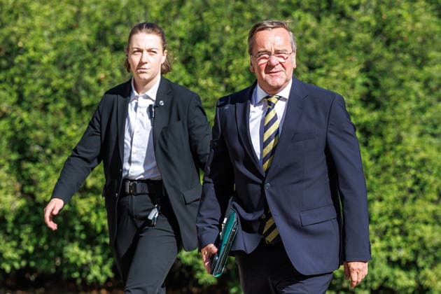 Kabinettsklausur Boris Pistorius (SPD), Bundesminister der Verteidigung, bei einer Kabinettsklausur am 25.08.26 in der Schloss Neuhardenberg in Brandenburg. Brandenburg Deutschland Schloss Neuhardenberg *** Cabinet Retreat: Boris Pistorius (SPD), Federal Minister of Defense, at a cabinet retreat on August 25, 2026, at Neuhardenberg Castle in Brandenburg, Germany; Neuhardenberg Castle